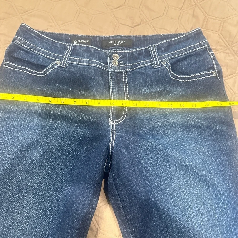 Nine West Indigo Dark Date Night Fit Capri Jeans style: Annette 32/14
